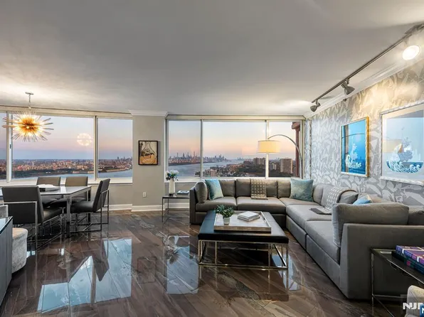 100 Old Palisade Rd APT 3906, Fort Lee, NJ 07024