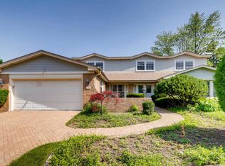909 Suffield Ter, Northbrook, IL 60062