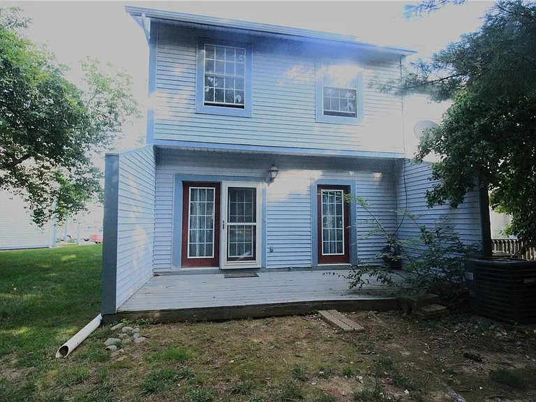 106 Founders Ct — Photo 32
