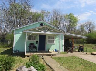 909 Ash St, Clarksville, AR 72830