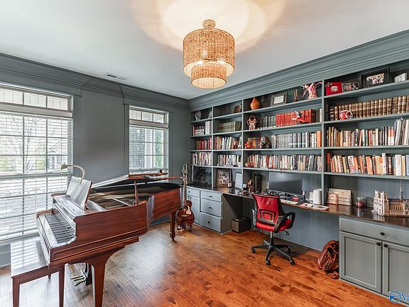 4th image of 442 Jasmine Dr