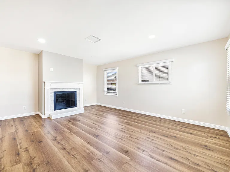 19413 Sturgess Dr — Photo 7