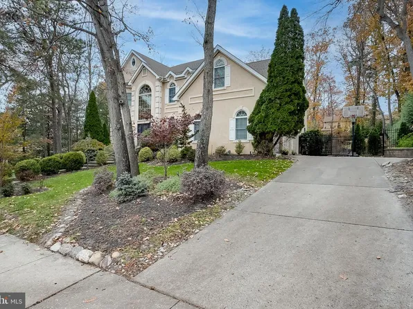 6 Oak Ridge Dr, Voorhees, NJ 08043