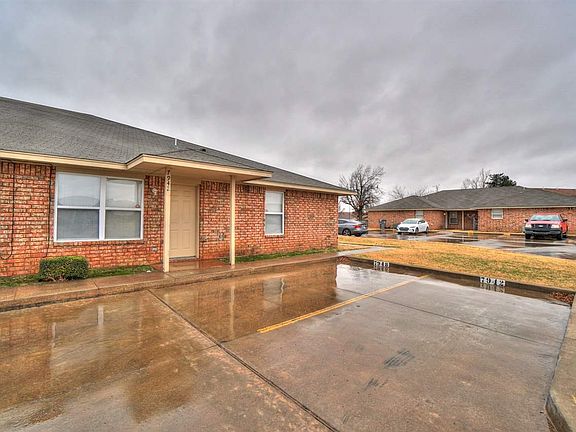 3rd image of 7942-48 NW Crossland Cir
