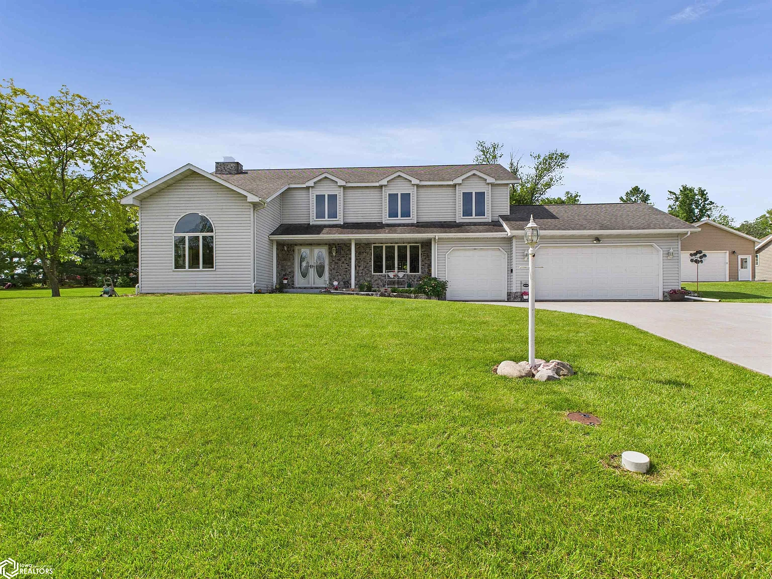 22 Greenbrier Ct photo 1