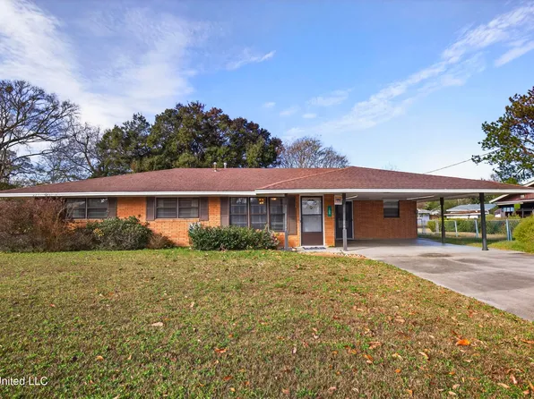 105 Suffolk Dr, Long Beach, MS 39560