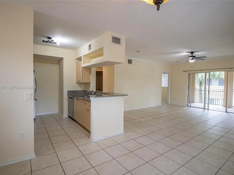 2469 Centergate Dr — Photo 1