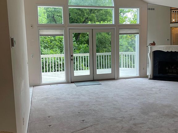 2nd image of 305 Saint Lawrence Blvd #51