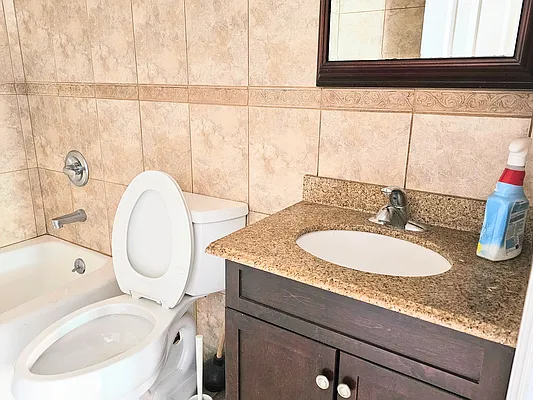 Rented by Virtual Real Estate | media 10