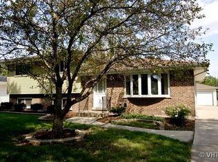 525 S Home Ave, Itasca, IL 60143