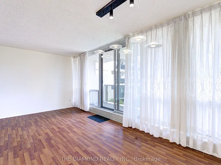 40 Sunrise Ave #301 — Photo 10