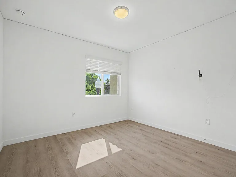 1014 SE 23rd Ave #1014 — Photo 13
