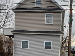 702 Dunmore St #L-27, Throop, PA