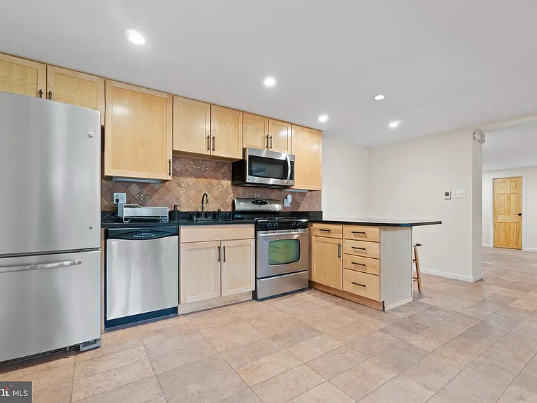 441 21st St NE #B — Photo 13