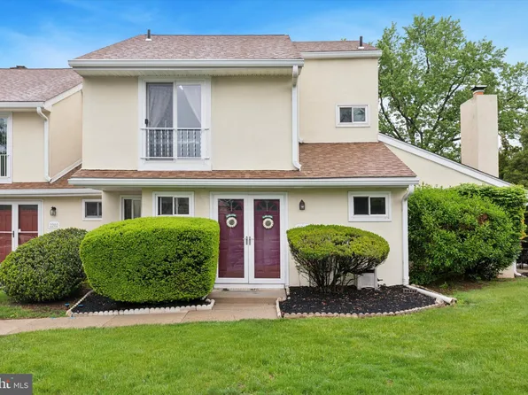 2201 Sycamore Cir, Lansdale, PA 19446