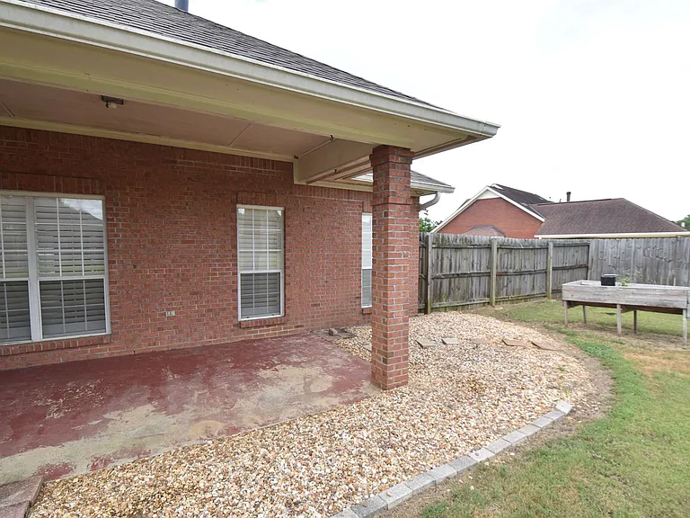1691 Rambling Brook Ln — Photo 8