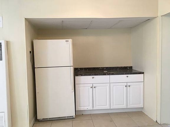 4th image of 424 Shawnee Ln