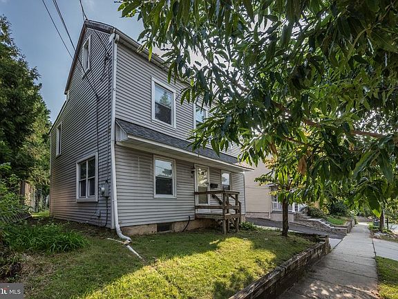 2nd image of 135 Potter St
