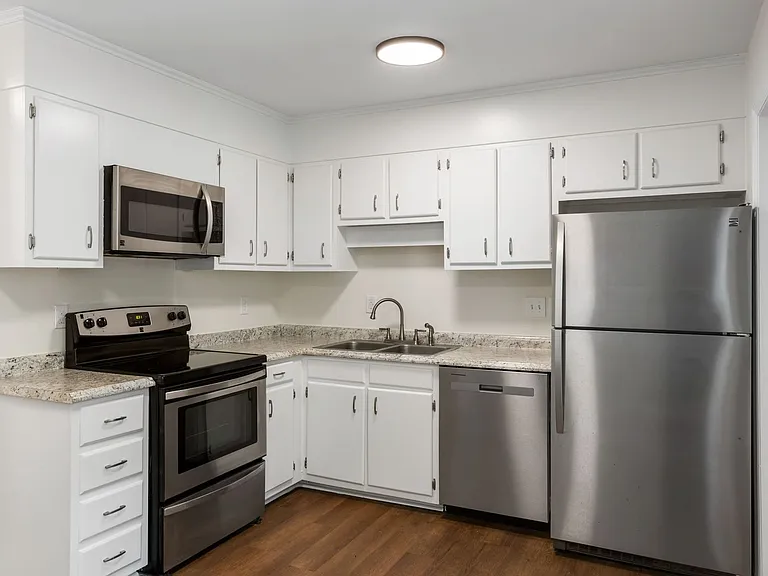 270 Fleming Rd #B — Photo 6