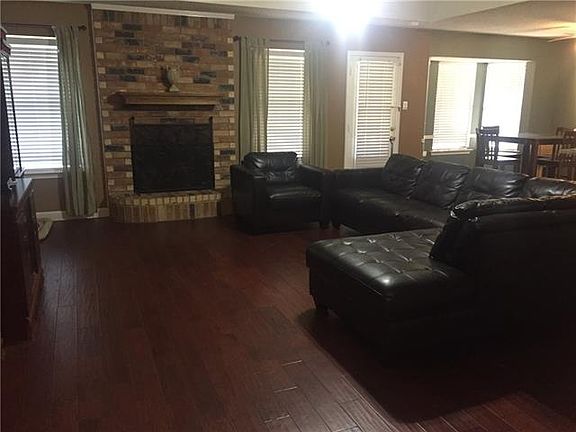 3rd image of 6333 Hunters Glen Dr