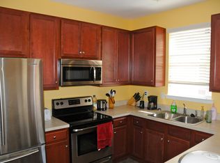323 Holyoke Ln, Chesapeake, VA 23320