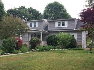 1421 N Orchard Beach Dr, Port Clinton, OH 43452