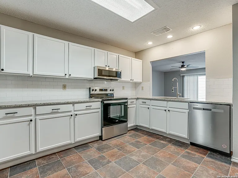 16522 Alwick Ln — Photo 11
