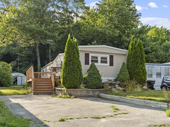 77 Mobile Dr, Hudson, NH 03051