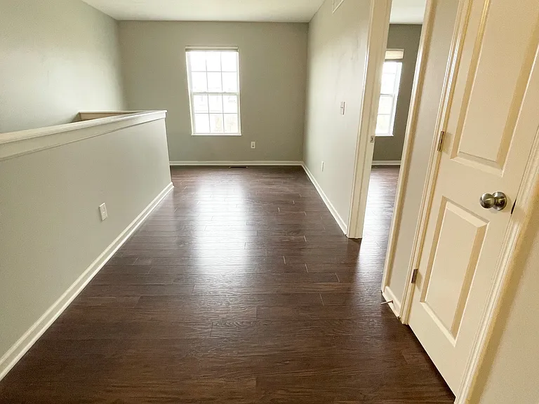1670 Primrose Ave — Photo 17