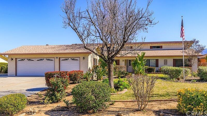 1st image of 43880 Mandarin Dr