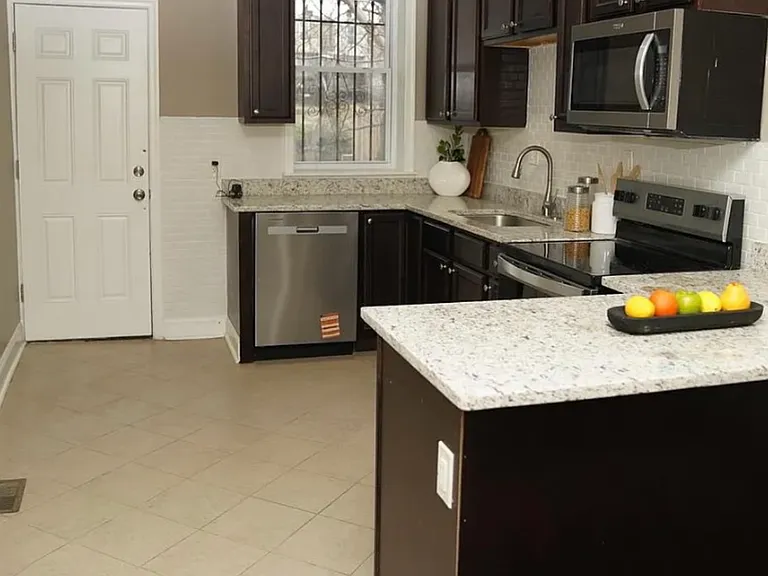 1722 E Lanvale St — Photo 5