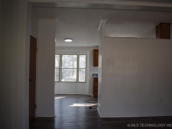 3rd image of 18998 W Woodhaven Dr
