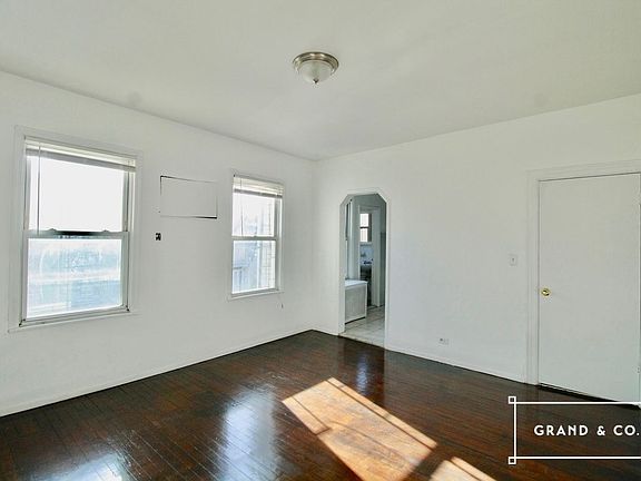 3rd image of 616 Metropolitan Ave #3A