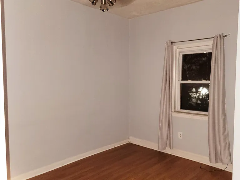 35 E 49th St #1 — Photo 3
