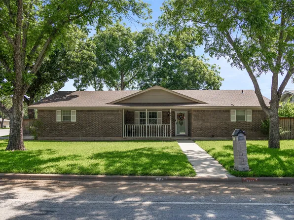 2411 14th St, Brownwood, TX 76801
