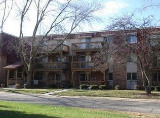 1105 Cumberland Rd, Aurora, IL 60504