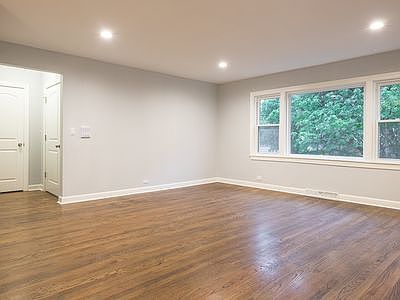 4th image of 2910 W Touhy Ave APT 2