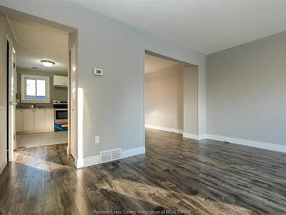 5th image of 9649 Melville Dr