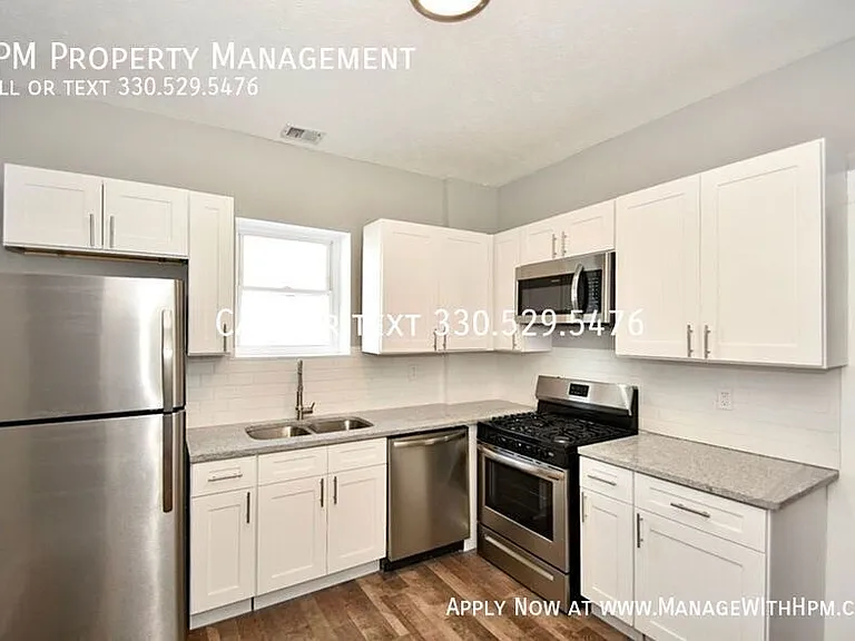 2179 W 11th St #4 — Photo 2