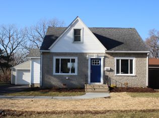 121 N Hamilton St, Lockport, IL 60441