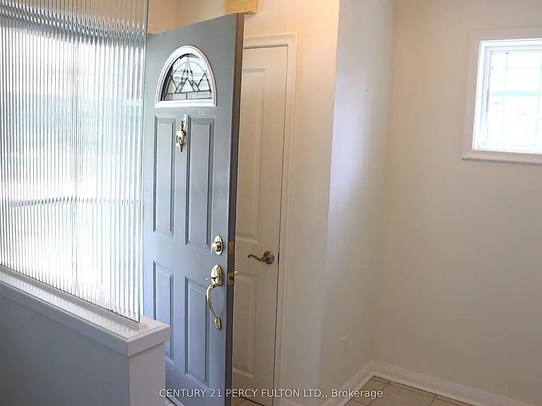 110 Gilroy Dr — Photo 4
