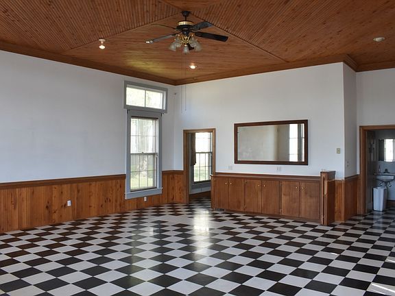 3rd image of 111 Court St