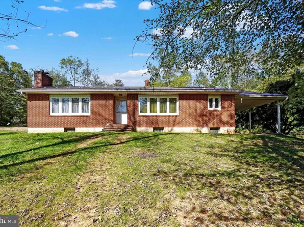 13 Heidi Rd, Delta, PA 17314