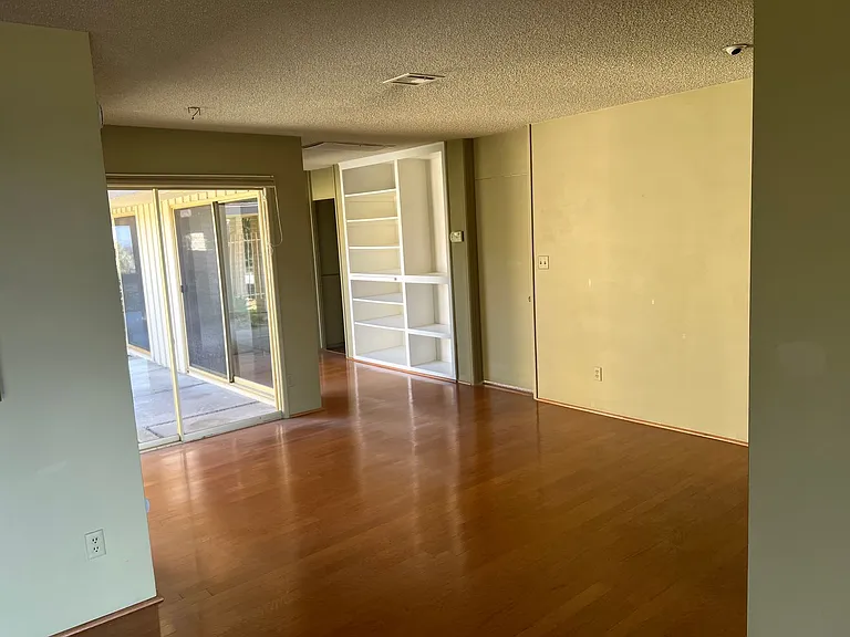 25120 Huron St — Photo 23