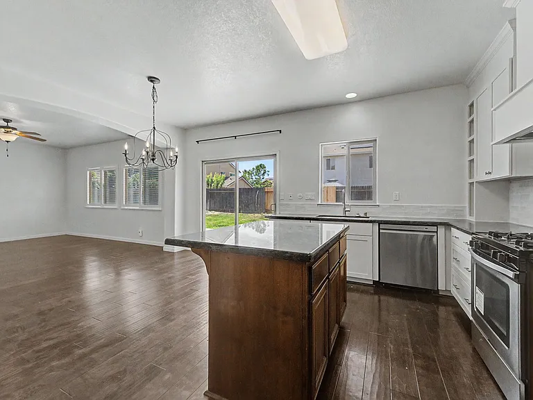 5590 Cobbler Ln — Photo 10