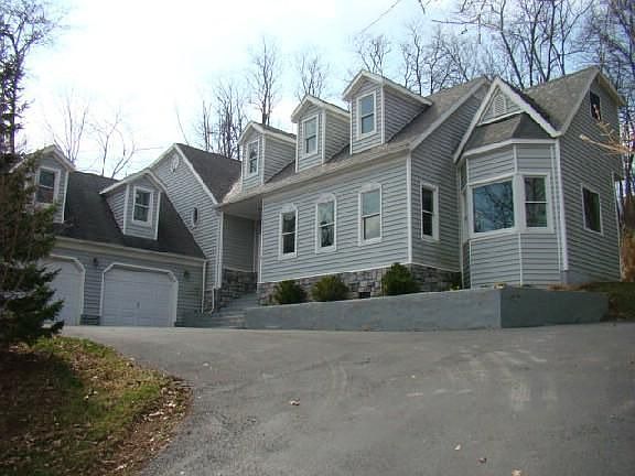 1st image of 185 Lamplighter Ave