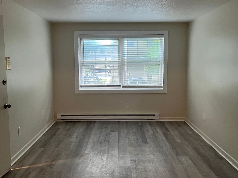 34 Pleasant St Easthampton MA Zillow