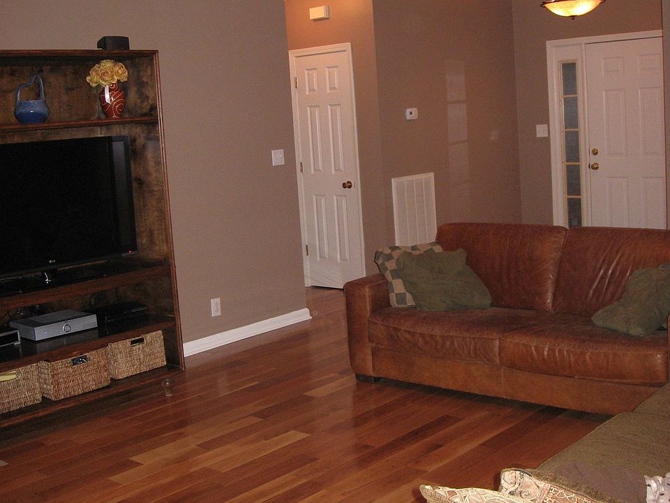 1st image of 4245 N Woodstock Dr