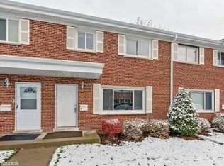 1222 N Boxwood Dr #A, Mount Prospect, IL