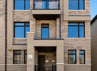 1079 Wheat Boom Dr #2, Oakville, ON L6H 7W4